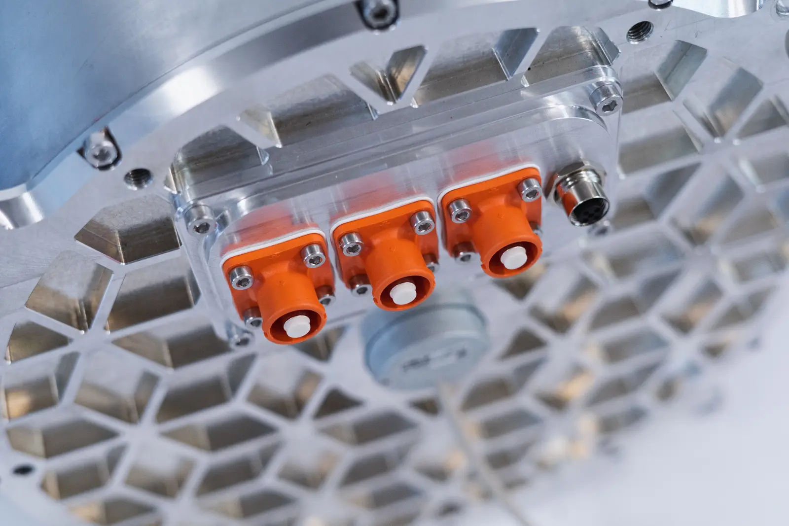 Detail of ZENIT motor electrical terminals